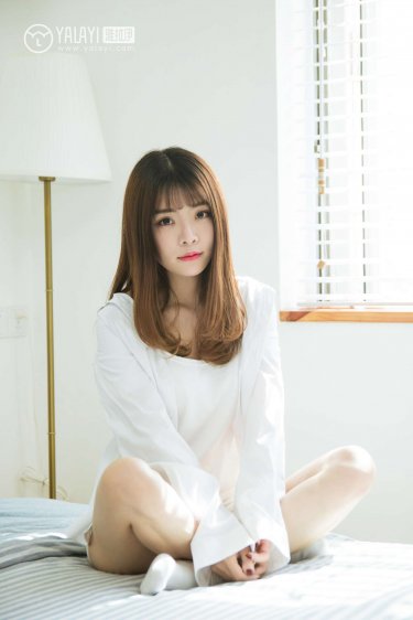 游泳馆里的两个教练孟月月